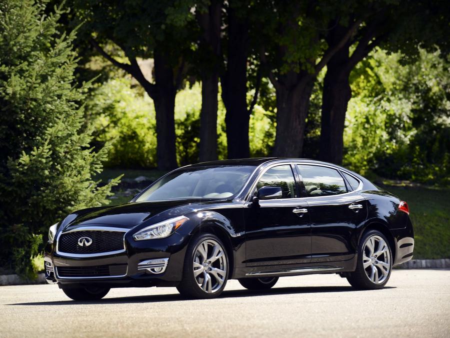 Infiniti Q70L 5.6 '2015